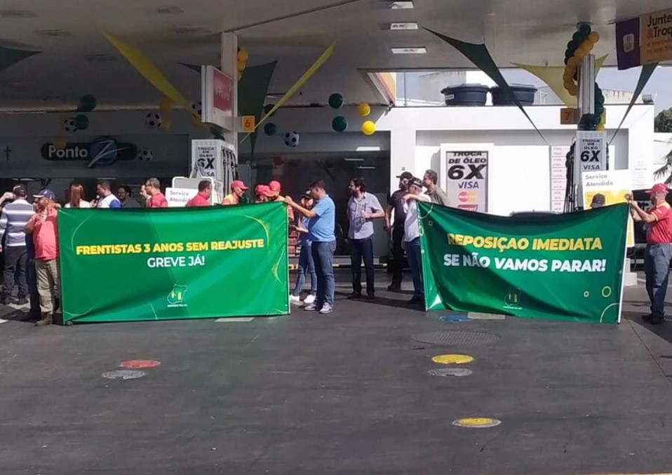 Frentistas iniciam greve e cobram reajuste salarial em Goiás