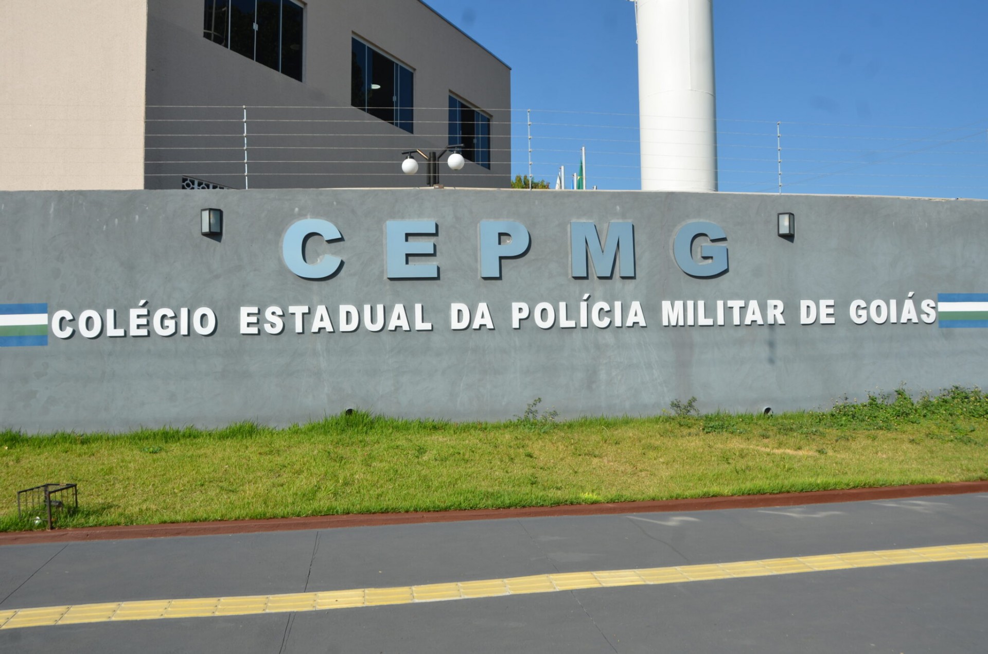 Seis escolas estaduais devem se tornar colégios da Polícia Militar de Goiás em 2023