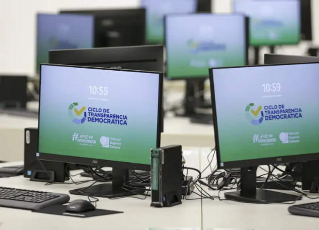 Eleições Municipais 2024: PF e universidade fazem testes em urnas eletrônicas