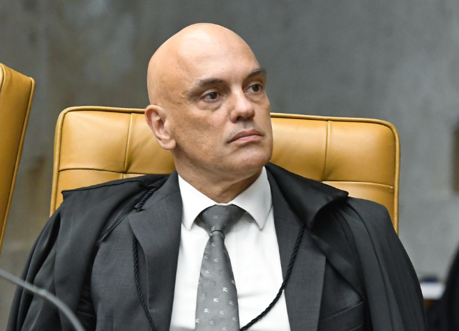 Alexandre de Moraes dá 24 horas para Elon Musk nomear representante da rede social X, no Brasil 