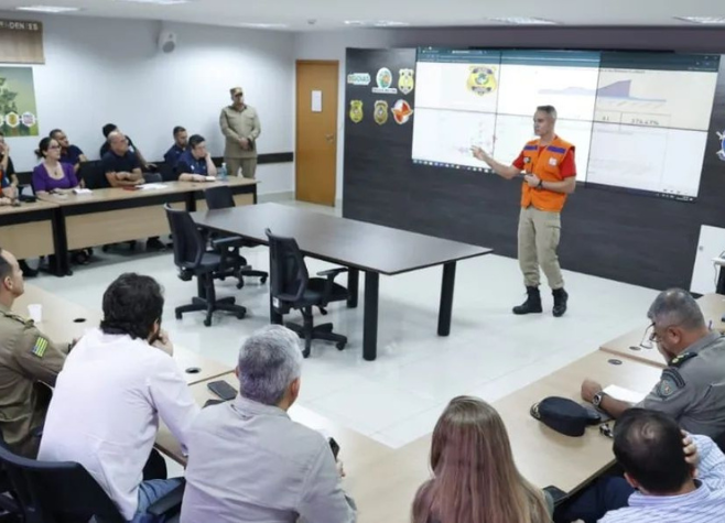 Gabinete de enfrentamento aos incêndios de Goiás se reuniu para troca de informações estratégicas 