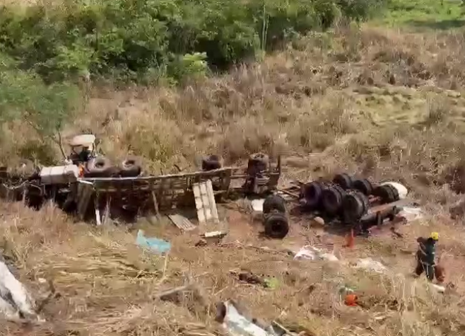 Motorista morre após despencar de 30 metros em serra de Caiapônia; Bombeiros atuam no local