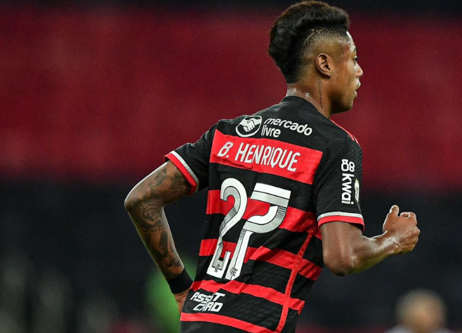 Flamengo dá apoio e não afasta Bruno Henrique em meio a investigação sobre manipulação de cartões