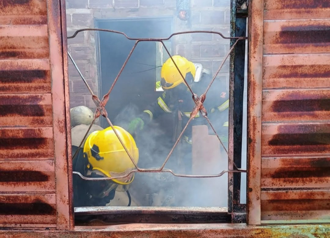 Incêndio destrói casa em Portelândia e Corpo de Bombeiros encontra vítima fatal