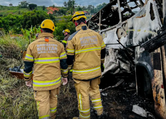 Polícia identifica 26 das 41 vítimas de trágico acidente em Teófilo Otoni