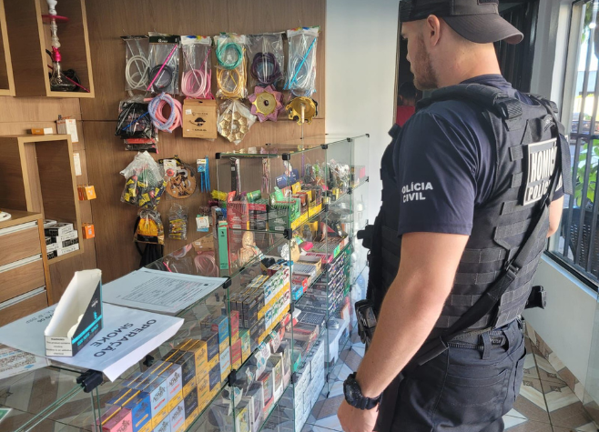 Polícia Civil de Rio Verde apreende mais de 700 cigarros eletrônicos e prende 5 pessoas em operação