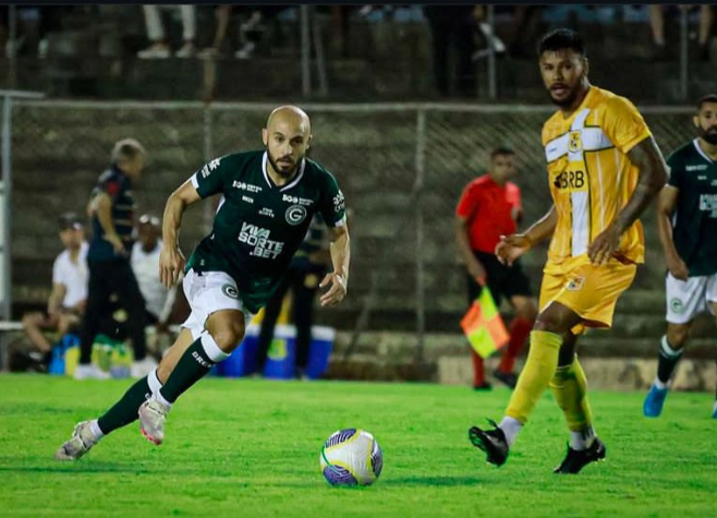 Goiás e Brasiliense empatam no primeiro jogo da semi-final da Copa Verde