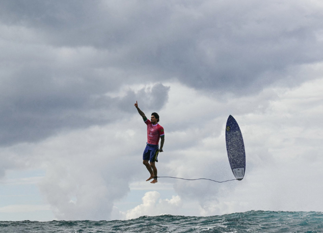 Olimpíadas: Gabriel Medina e João Chianca na semifinal do torneio masculino de surfe 