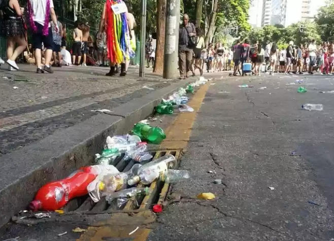 Sustentabilidade no Carnaval: Lixo, reciclagem e os caminhos para 2025