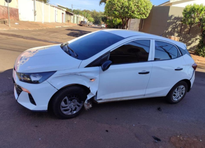 Acidente entre carro e moto no bairro Santo Agostinho deixa uma das vítimas ferida