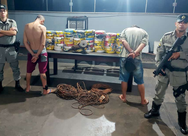 Suspeitos são presos por furtarem objetos de instituição de ensino no Setor Pauzanes, em Rio Verde