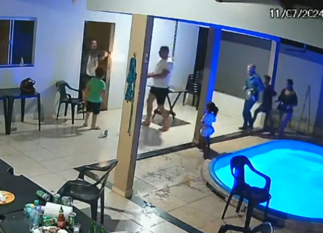 Vídeo mostra o momento em que policial é morto a tiros pelo irmão após discussão, em Uruaçu