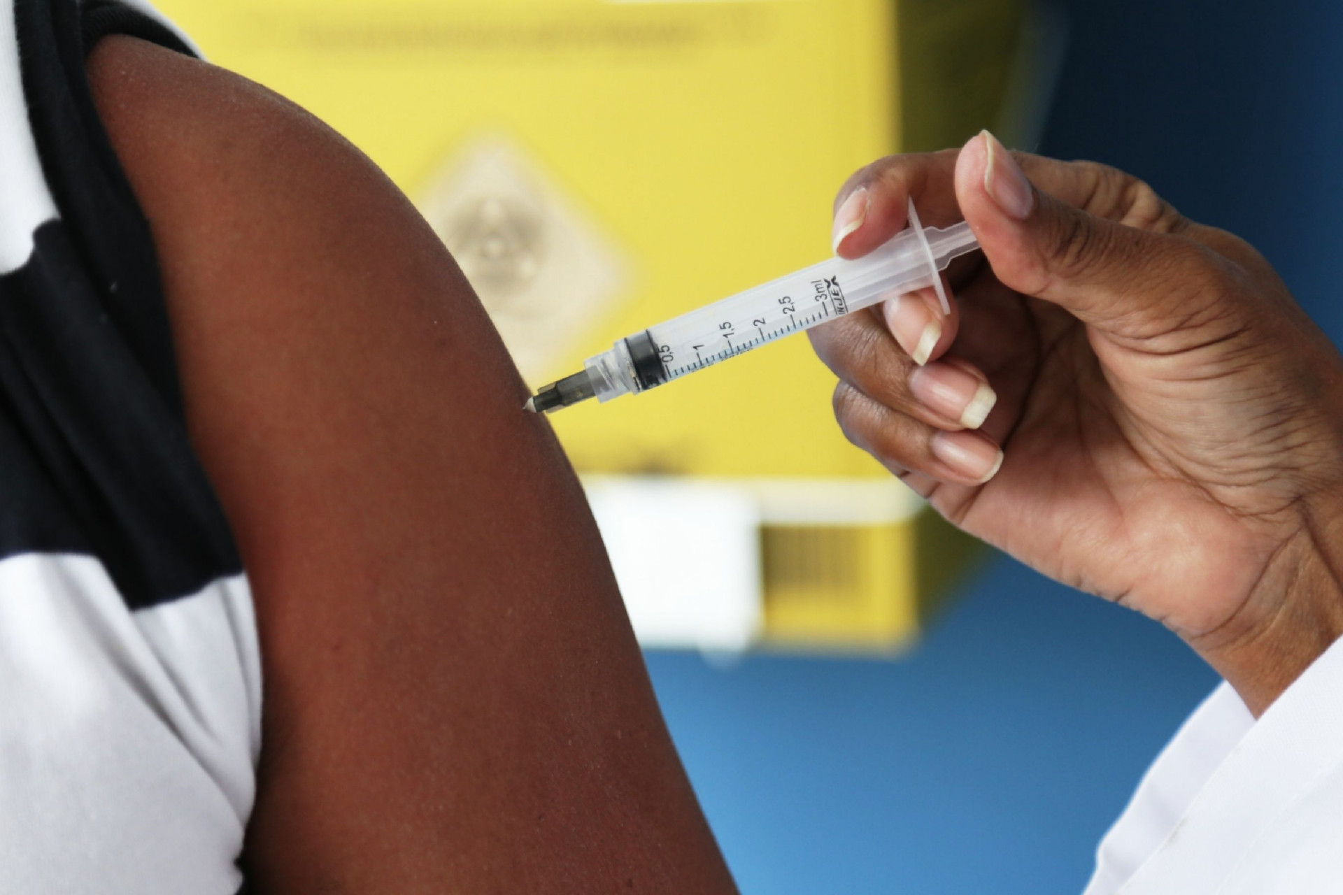 Rio Verde faz repescagem na vacinação contra a Covid para maiores de 18 anos nessa sexta (3)
