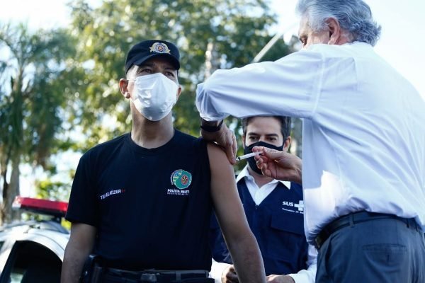 STF suspende decisão que permitia vacinação de todos profissionais de segurança pública