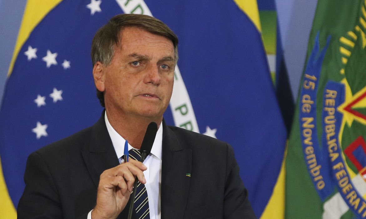 Coluna Cairo Santos: VAQUINHA PARA PAGAR AS CONTAS DO BOLSONARO: VAI QUE A MODA PEGA