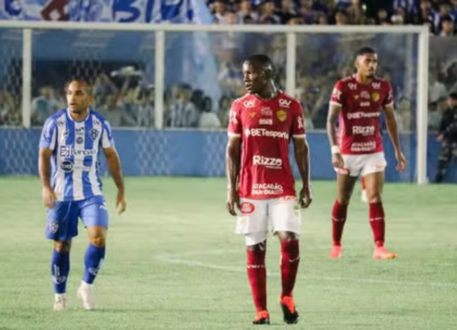 VILA NOVA VIVE 'NOITE DE TERROR' NA COPA VERDE E FLAMENGO VENCE COM PLACAR MAGRO EM MANAUS