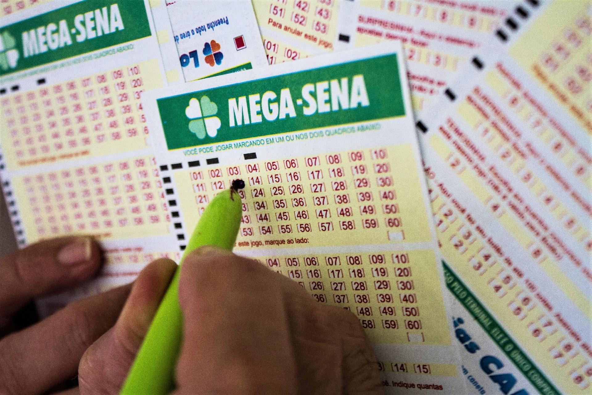 Mega-Sena pode pagar prêmio de R$ 24 milhões no sorteio de hoje (22)