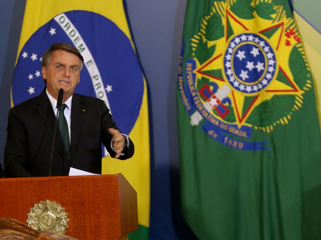 Bolsonaro tem 5 dias para se manifestar sobre falas referentes ao sistema eleitoral em reunião com embaixadores