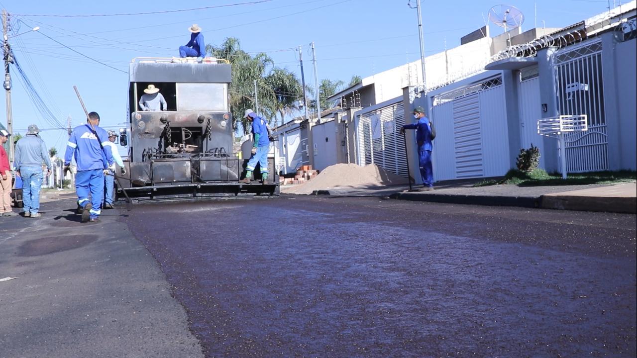 Região sudoeste de Rio Verde recebe recapeamento asfáltico em vários bairros