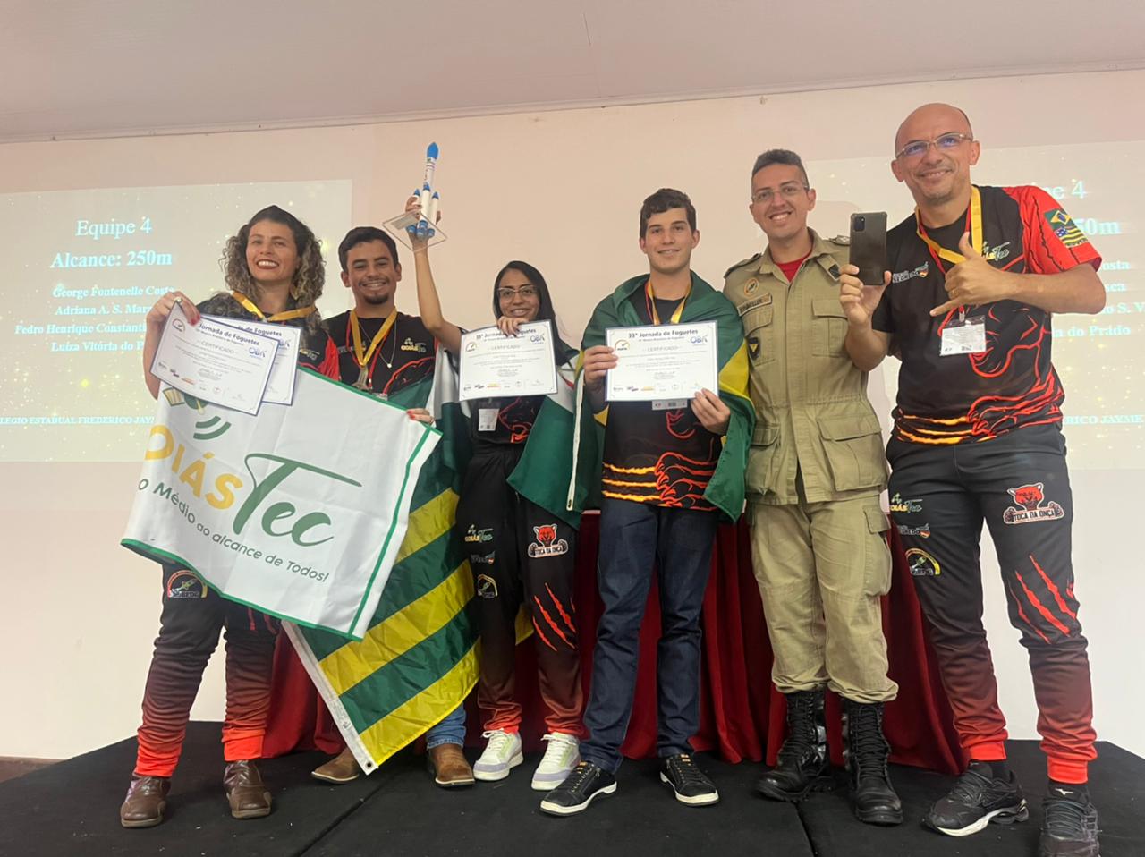 Estudantes rio-verdenses vencem 16ª Mostra Brasileira de Foguetes 