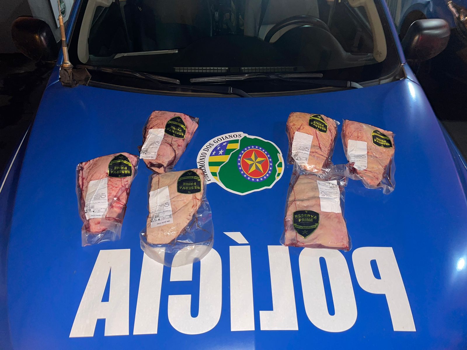 Suspeito é preso após tentar furtar R$500 em carnes em supermercado 