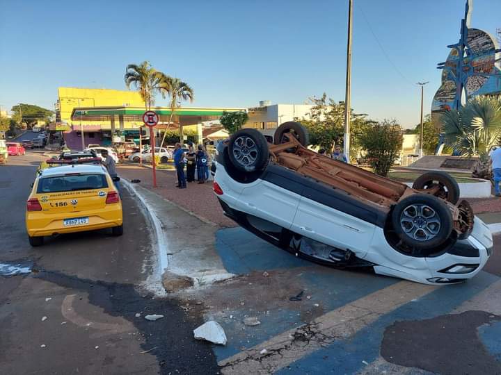 Acidente na Av. Gerônimo Martins com Alameda Barrinha 