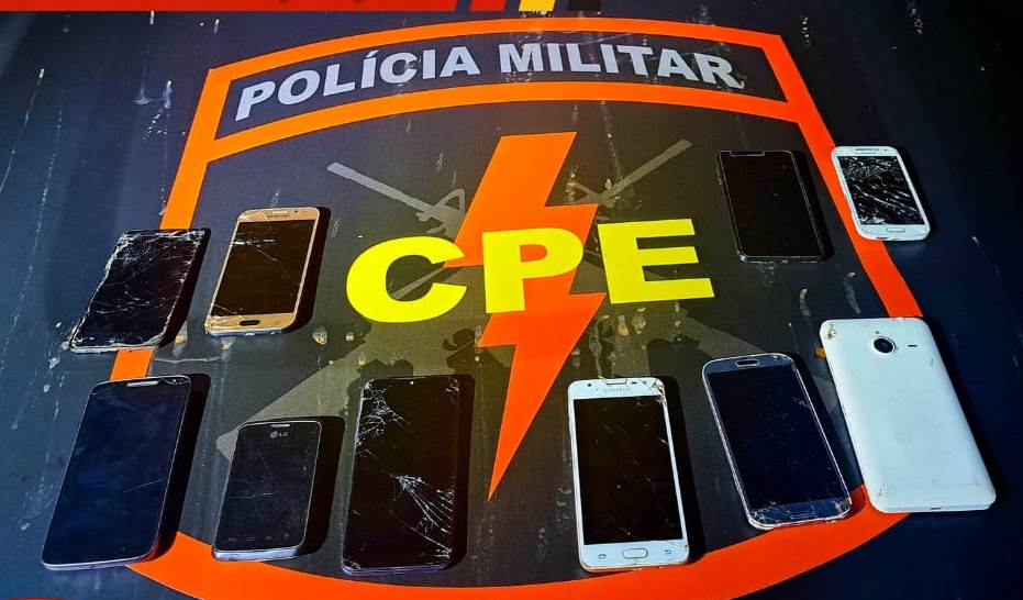 Após denúncia, CPE prende homem por tráfico e 10 celulares são recuperados em Indiara-GO