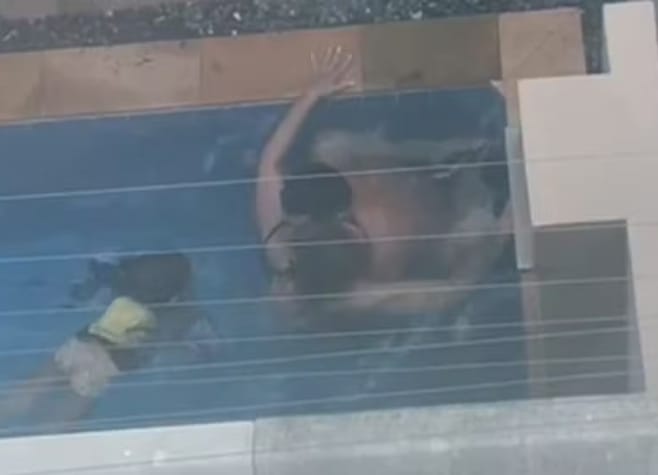 Casal é notificado após ato obsceno em piscina na presença de criança