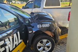 Acidente envolvendo viatura e caminhonete é registrado no Bairro Odília em Rio Verde