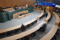Deputados aprovam PEC que permite assumir secretarias em 24 cidades goianas, incluindo Rio Verde