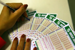 Mega-Sena acumula e prêmio chega a R$ 60 milhões após ninguém acertar as seis dezenas