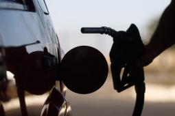 Gasolina vai mudar: mistura de etanol sobe para 32% em todo o Brasil