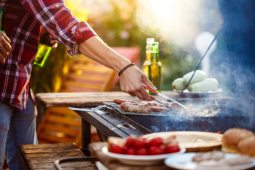 Ida em churrasco durante atestado valida justa causa de vigilante em Santa Helena de Goiás