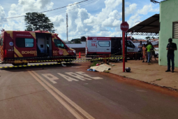 Colisão entre carro e moto deixa uma pessoa morta e outra ferida no Jardim Goiás, em Rio Verde