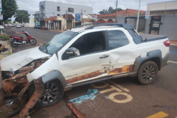 Colisão entre dois veículos deixa mulher ferida no Centro de Rio Verde