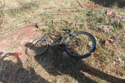 Colisão entre moto e bicicleta deixa três feridos na Vila Mariana, em Rio Verde