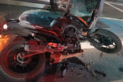 Colisão entre motos em cruzamento movimentado deixa dois feridos graves em Rio Verde