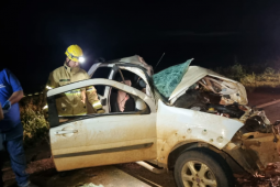 Colisão entre picape e caminhão prancha deixa duas vítimas fatais na GO-174, em Montividiu