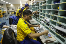 Correios estudam demitir 10 mil funcionários em novo plano de reestruturação