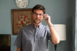 Ator compra videogame pela internet, mas recebe um garrafão de azeite