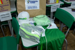 Expedição do Saber: alunos de Rio Verde recebem kits e se preparam para viagem a Portugal