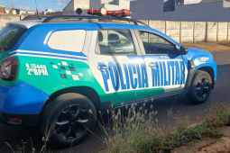 Jovem é achada inconsciente e despida após sair para jogar baralho com amigos
