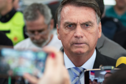 Tag #BolsonaroFree domina redes durante julgamento do ex-presidente no STF