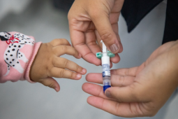 Goiás recebe mais de 25 mil doses de vacina para ampliar proteção infantil contra meningite e pneumonia