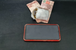 Homem é preso por tráfico de drogas e receptação no Residencial Nilson Veloso, em Rio Verde