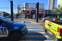 Idosa é atropelada ao atravessar faixa de pedestres na Avenida Presidente Vargas, em Rio Verde