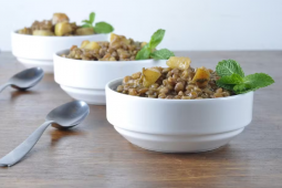 Pular ondas, usar branco e comer lentilha: por que fazemos isso no Ano-Novo