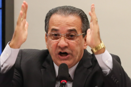 Em vídeo, Malafaia diz que precisa trocar de avião; 