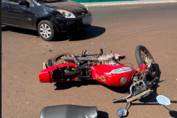 Motociclista fica ferido após colisão com carro em cruzamento no Jardim Goiás, em Rio Verde