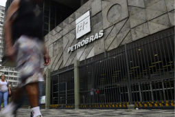 Petrobras reajusta em 55% o preço do combustível de aviões